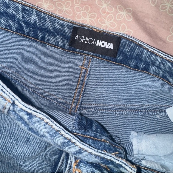 Fashion nova cut off short shorts NWT 9 - Picture 2 of 4